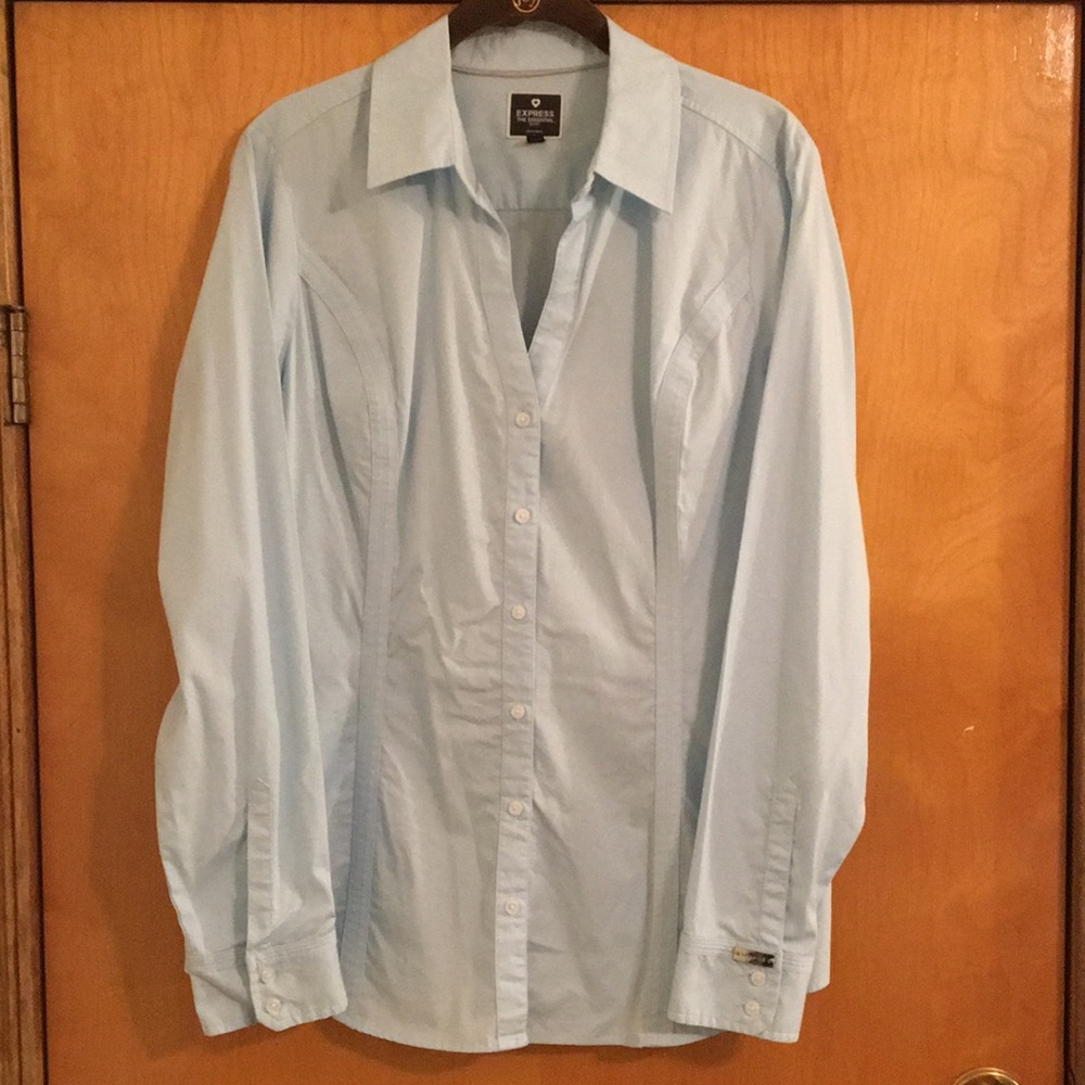 Express Women’s The Essential Shirt